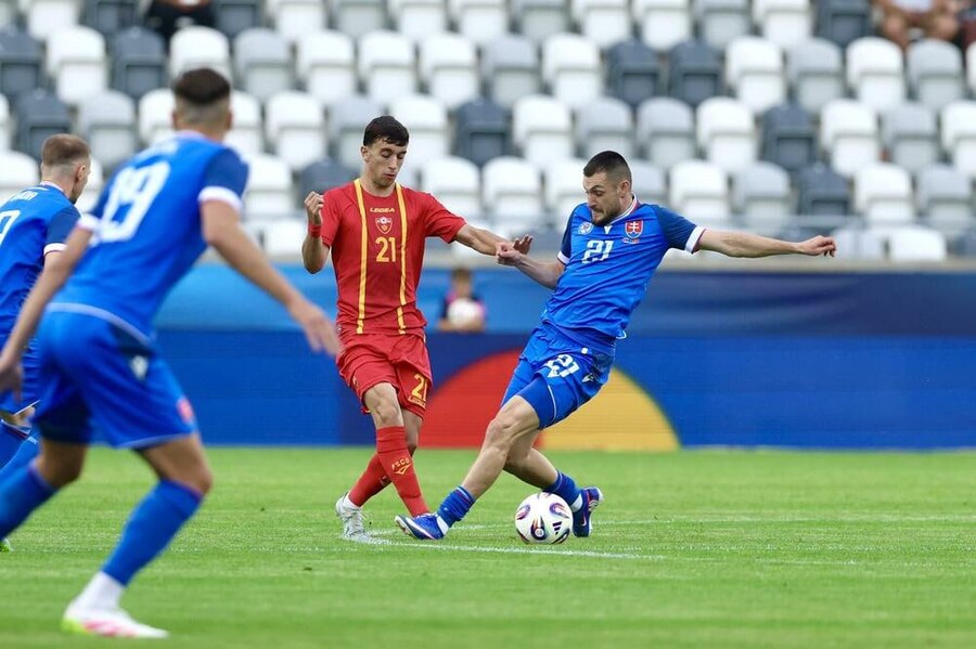 Slovakia vs Montenegro (23:30 - 05/06)